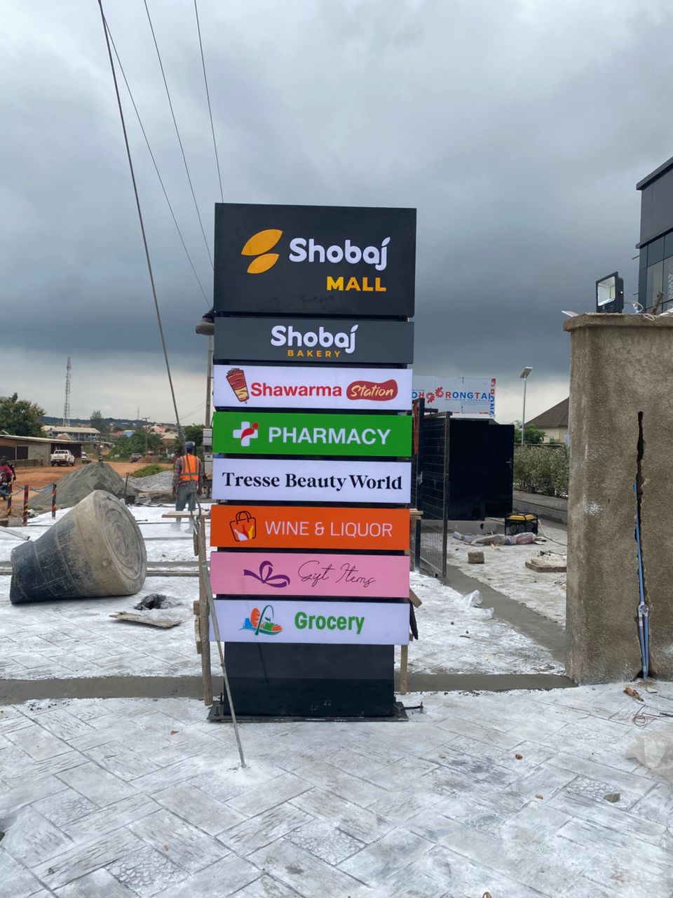 Pylon signs